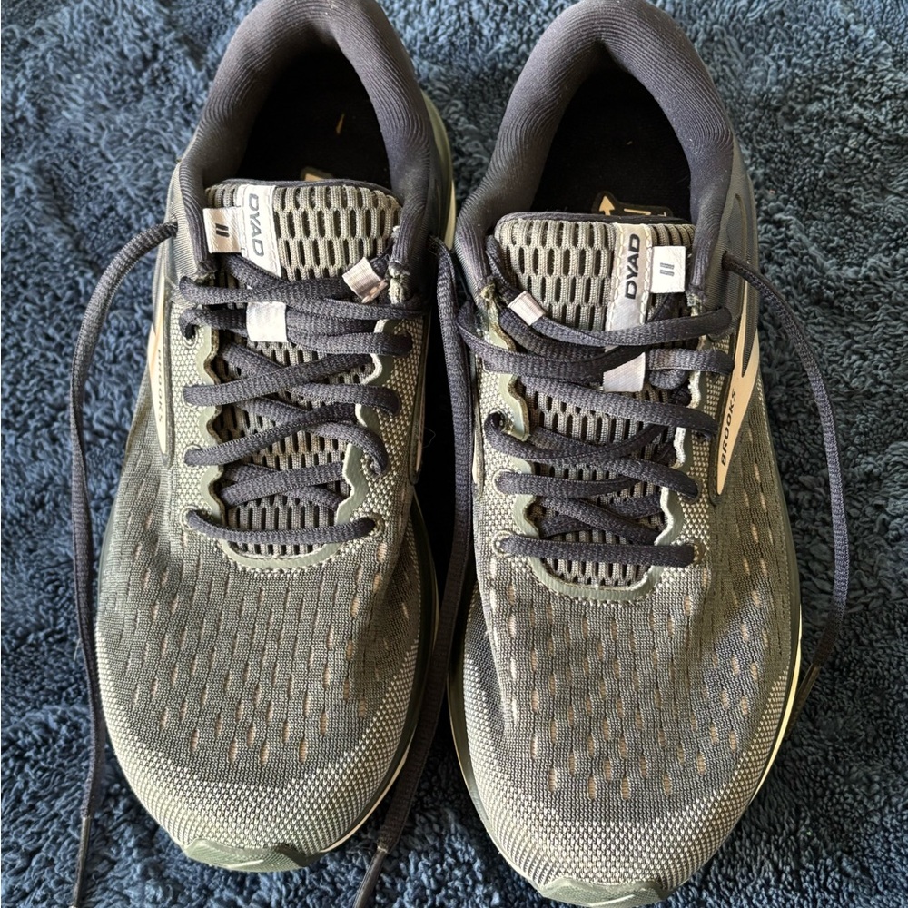 Brooks Women's Grey Running Shoes